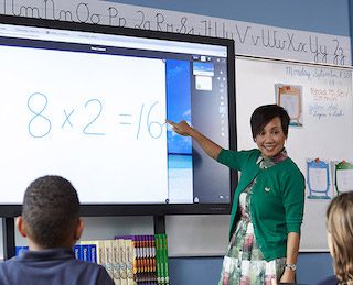 6 Benefits of Interactive Displays in the Classroom - RTI