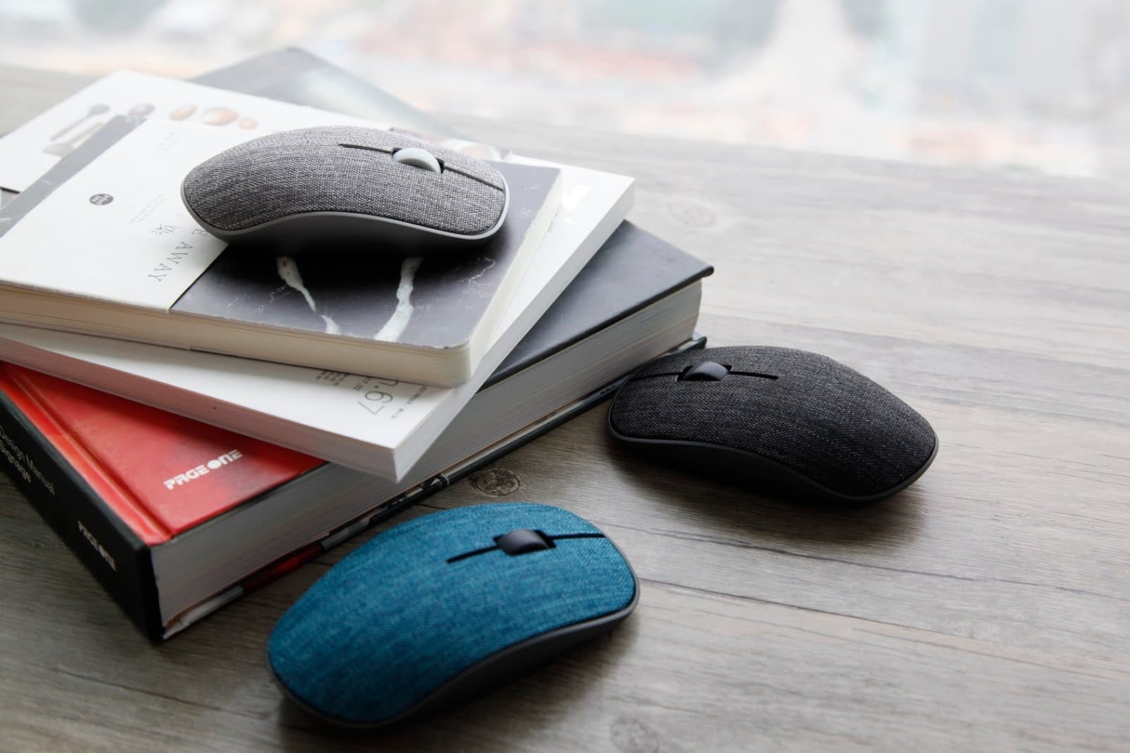 Vertical Mouse Benefits: How an Ergonomic Design Enhances Comfort and  Productivity - GadgetMates